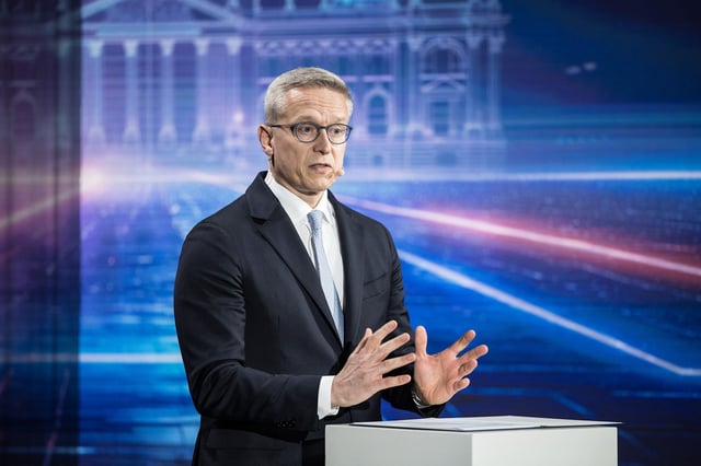 Digitalminister Karsten Wildberger mahnt in seiner Laudatio, Europa dürfe KI nicht nur regulieren, sondern müsse Start-ups auch Entwicklungsmöglichkeiten lassen