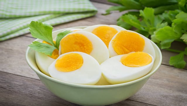¿Huevo entero o solo la clara? Te sorprenderá cuál tiene más proteína. (Fuente: iStock)