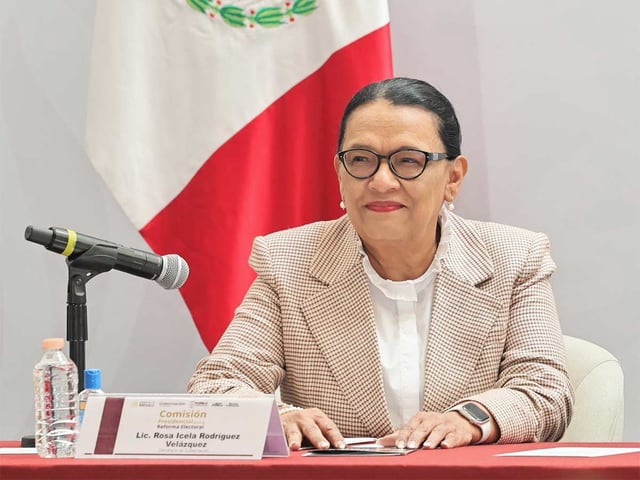 La secretaria viajó al estado de Puebla acompañada por el subsecretario de gobernación.