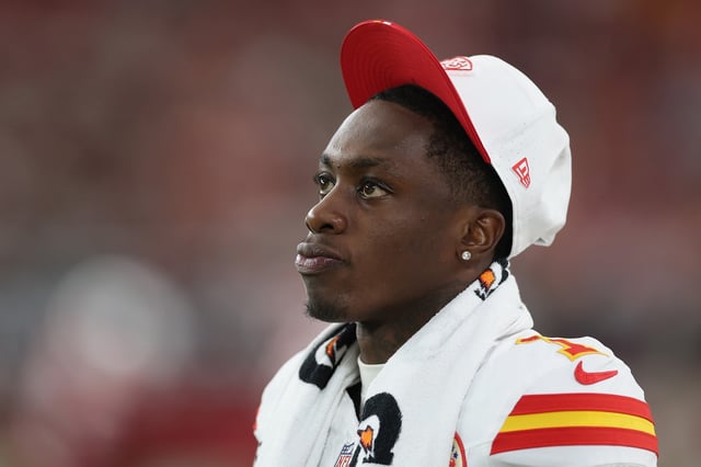 GLENDALE, ARIZONA - AUGUST 09:  Wide receiver Xavier Worthy #1 of the Kansas City Chiefs watches from the sidelines during the second quarter of the NFL Preseason 2025 game against the Arizona Cardinals at State Farm Stadium on August 09, 2025 in Glendale, Arizona. (Photo by Christian Petersen/Getty Images)