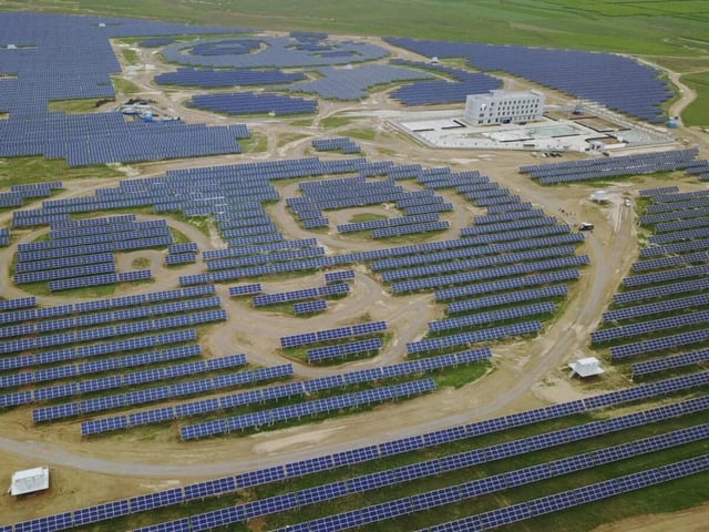 Planta solar con forma de oso panda en la ciudad de Datong