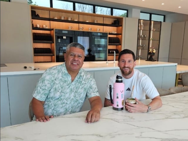 Lionel Messi y Claudio Tapia juntos en Miami. Foto: @tapiachiqui