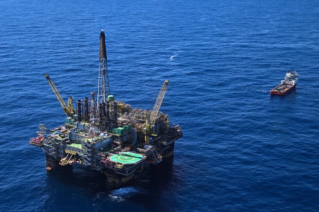 Petrobras está mais próxima de licença para explorar o bloco FZA-M-59, no Amapá. Senador pelo Estado, Alcolumbre comemorou a aprovação.