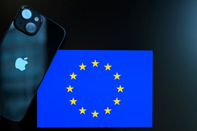 Apple a exhorté jeudi l'Union européenne à abroger le règlement sur les marchés numériques (DMA), la loi emblématique entrée en vigueur l'an dernier