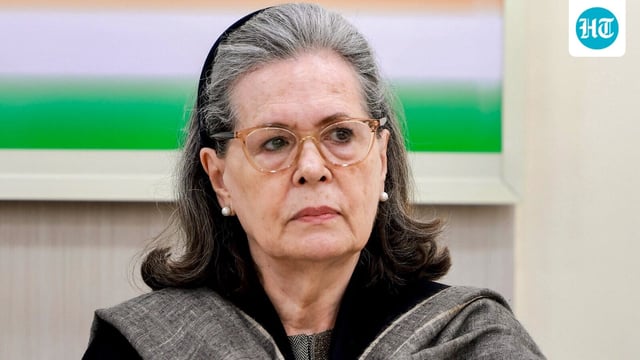 Congress Parliamentary Party chairperson Sonia Gandhi said India needs to demonstrate leadership on the issue of Palestine.