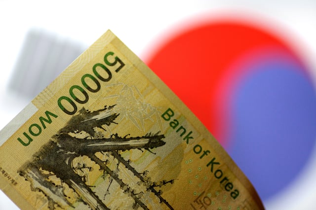 A South Korea won note is seen in this illustration photo May 31, 2017.     REUTERS/Thomas White/Illustration/File Photo