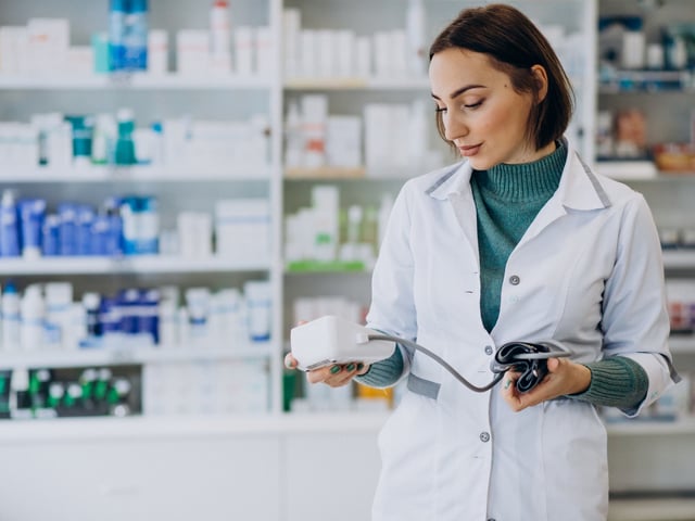Día Mundial del Farmacéutico. Foto: Freepik