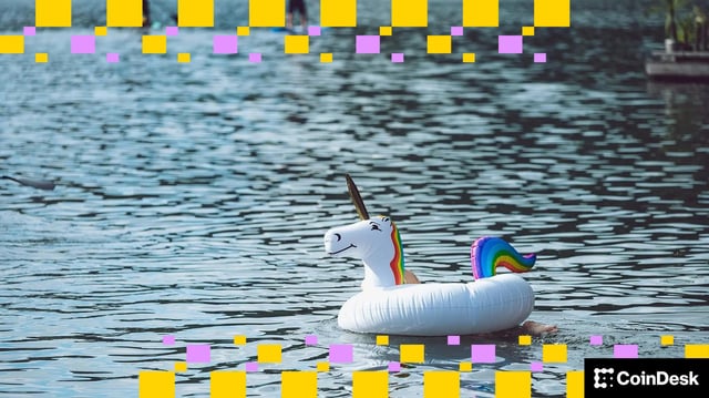 An inflatable unicorn floating on water. (Vlad Vasnetsov/Pixabay)