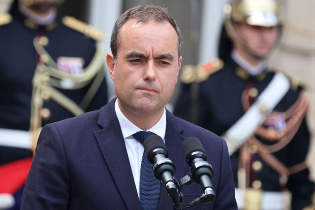 Sébastien Lecornu, lors de la passation de pouvoir, à Matignon, le 10 septembre. Le nouveau premier ministre doit former son gouvernement.