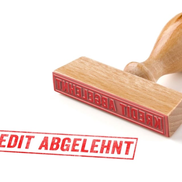 Banken zeigen sich bei Ratenkrediten zurückhaltend: Mehr als die Hälfte aller Anfragen bleibt inzwischen ohne Angebot.