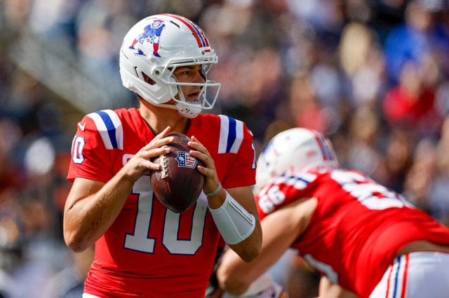 New England Patriots quarterback Drake Maye (10) prepares to make a pass during the first half of an NFL football game against the Pittsburgh Steelers, Sunday, Sept. 21, 2025, in Foxborough, Mass. (AP Photo/Greg M. Cooper)