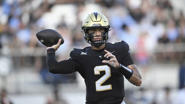 Central Florida quarterback Tayven Jackson (2) throws against North Carolina during the second half of an NCAA football game, Saturday, Sept. 20, 2025, in Orlando, Fla. (AP Photo/Phelan M. Ebenhack)