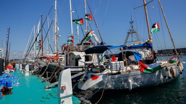 Italia y España despliegan buques de guerra para respaldar la misión humanitaria hacia Gaza.


