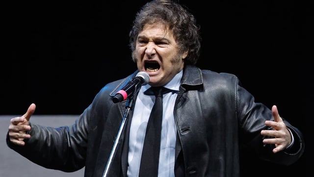 La idea del libertario es protagonizar un mega evento en el Movistar Arena que incluya una etapa musical y otra de fundamentación de su obra.