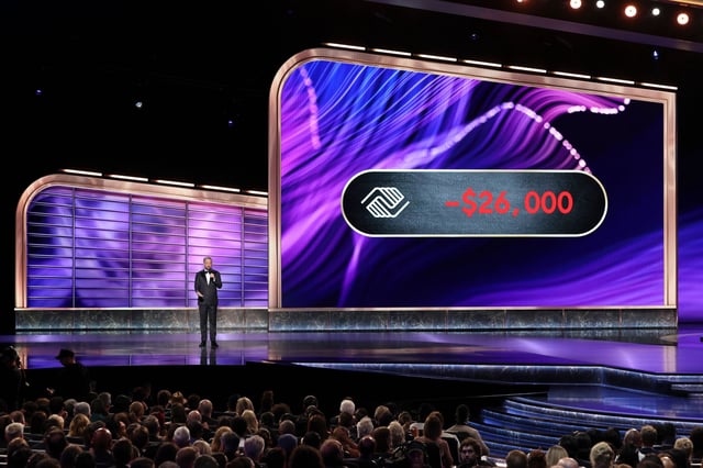 Nate Bargatze showed updates on the amount he was donating to charity throughout the night.