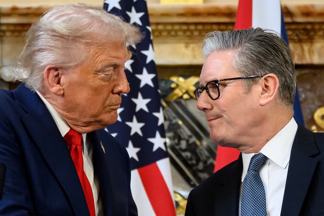 U.S. President Donald Trump and British Prime Minister Keir Starmer shake hands as they hold a press conference at Chequers at the conclusion of a state visit on September 18, 2025 in Aylesbury, Britain. Leon Neal/Pool via REUTERS/ File Photo