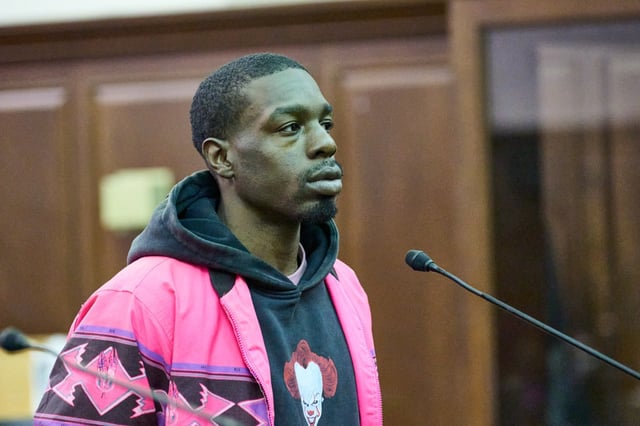 Aaron Walker is arraigned in Manhattan Criminal Court on Sept. 24, 2025, after he was arrested for allegedly shoving an NYPD officer onto the subway tracks in Manhattan's East Village. (Curtis Means for DailyMail/POOL)