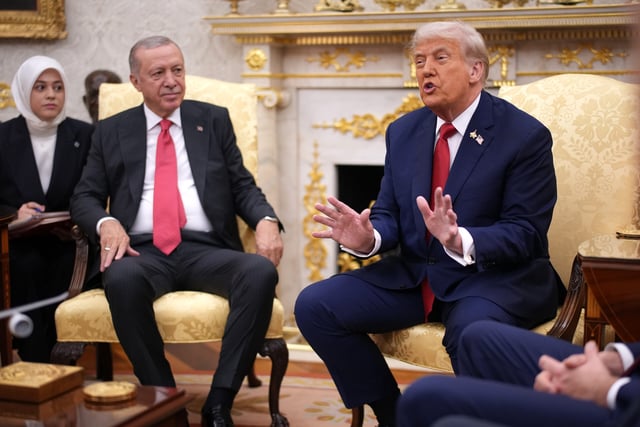 WASHINGTON, DC - SEPTEMBER 25: U.S. President Donald Trump (R) delivers remarks during a meeting with President of Turkey Recep Tayyip Erdogan in the Oval Office at the White House on September 25, 2025 in Washington, DC. Trump has signaled that the U.S. might lift a ban on F-35 sales to Turkey during Erdogan’s first visit to the White House since 2019. (Photo by Andrew Harnik/Getty Images)