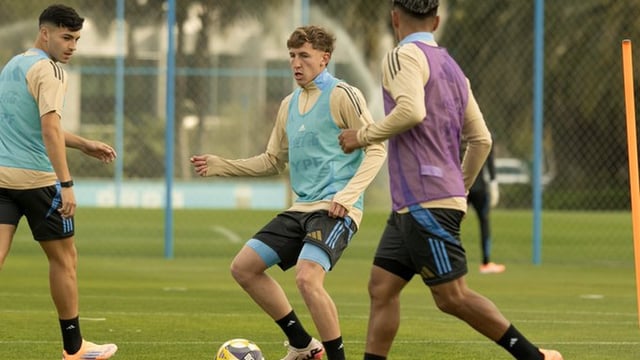 El jugador mendocino ya se encuentra en Chile, donde el domingo comenzará a disputar el Mundial junto a la Selección Argentina Sub20. Durante las prácticas estuvo entre los titulares. 