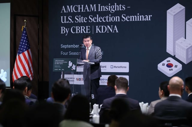AMCHAM Chairman James Kim speaks during a seminar in Seoul on Sept. 25, 2025, in this photo released by the American Chamber of Commerce in Korea the following day. (PHOTO NOT FOR SALE) (Yonhap)