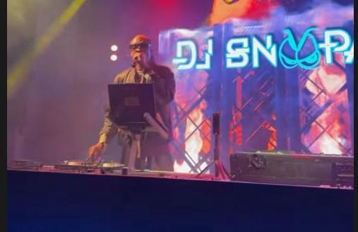 Snoop Dogg performed a DJ set in St Kilda.