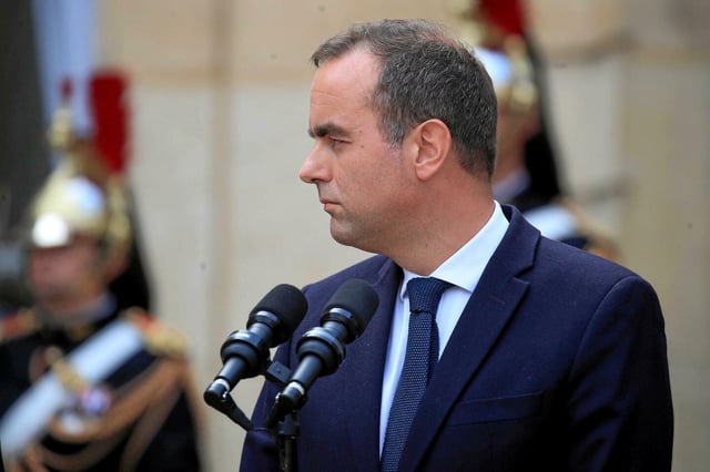 Sébastien Lecornu, lors de son arrivée à Matignon, le 10 septembre 2025.
