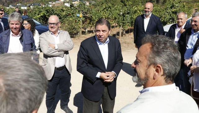 El ministro Luis Planas, ayer, en Ourense. |  Eliseo Trigo
