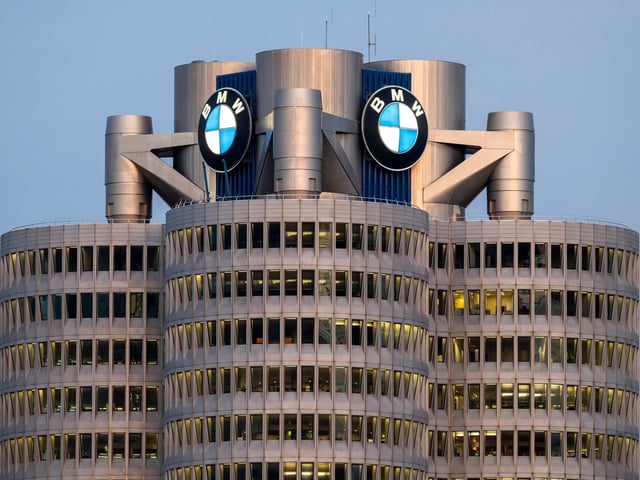 BMW ruft weltweit Hunderttausende Autos wegen Feuergefahr zurück.