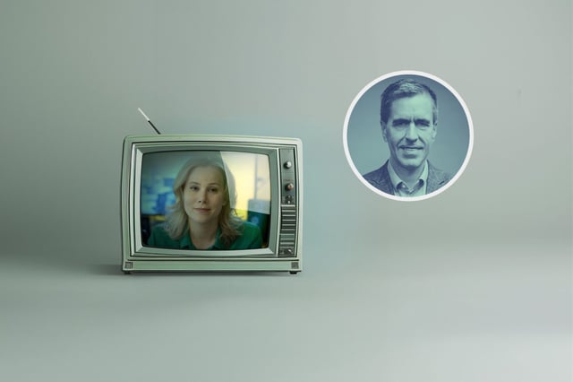 Ein alter Fernseher zeigt das Bild einer Frau, daneben ist in einem runden Ausschnitt das Porträt eines Mannes zu sehen. Julia Ruhs im Fernsehgerät und JF-Chefredakteur Dieter Stein im Kreis als Symbolbild zur Affäre um den NDR-Rauswurf der Moderatorin. Fernseher mit Julia Ruhs: Der Rauswurf beim NDR zeigt, wie konsequent konservative Stimmen im Rundfunk ausgegrenzt werden. Foto: JF