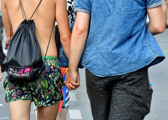 Die Bundesländer wollen ein Verbot der Diskriminierung aufgrund der sexuellen Identität im Grundgesetz festschreiben.