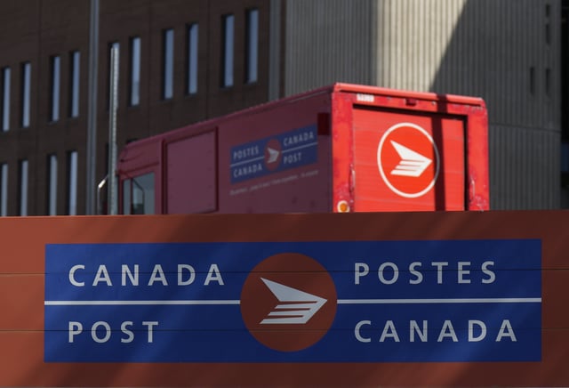 The Canadian Union of Postal Workers (CUPW) said on Thursday that their members are going back on strike. 