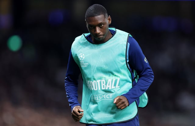 Soccer Football - UEFA Champions League - Tottenham Hotspur v Villarreal - Tottenham Hotspur Stadium, London, Britain - September 16, 2025 Tottenham Hotspur's Kolo Muani warming up on the sideline during the match REUTERS/David Klein/File Photo