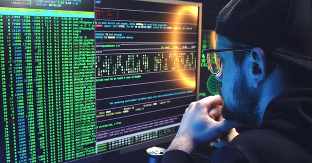 Twee Nederlandse jongens van 17 zijn deze week opgepakt, omdat ze hackopdrachten voor Rusland zouden hebben uitgevoerd