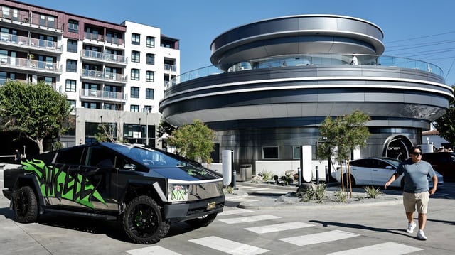 A Tesla Cybertruck outside the new Tesla Diner in Hollywood, California