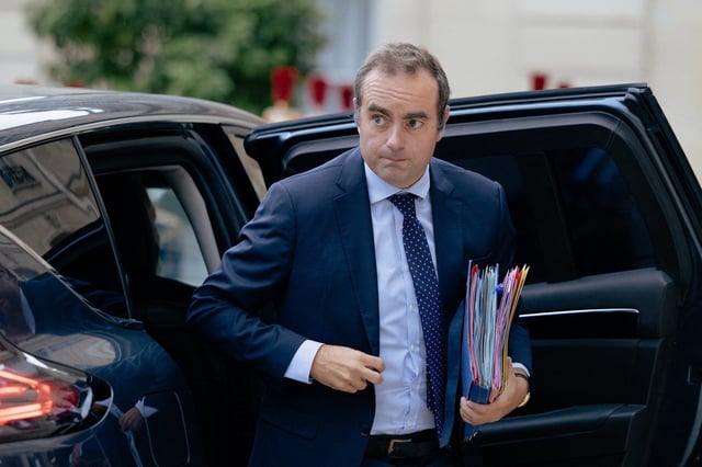 Le premier ministre Sébastien Lecornu a annoncé vendredi 26 septembre 2025, dans Le Parisien, que le nouveau gouvernement serait nommé « avant le début des travaux parlementaires » le 1er octobre.