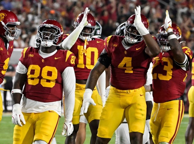 USC defensive end Jahkeem Stewart (4) celebrates with teammates after tackling Michigan State running back Makhi Frazier (not pictured) for a loss in the first half Saturday, Sept. 20, 2025, at the Los Angeles Memorial Coliseum. (Photo by Keith Birmingham, Pasadena Star-News/ SCNG)