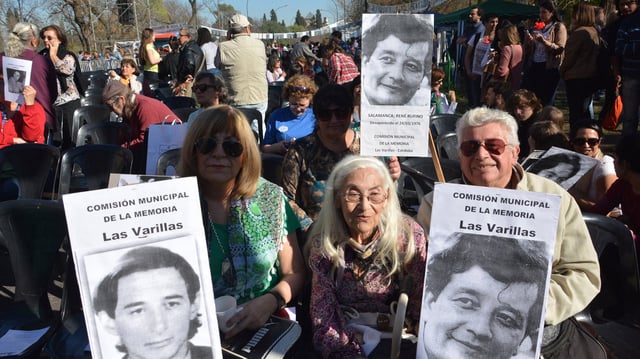 Familiares de las víctimas del campo de concentración de La Perla