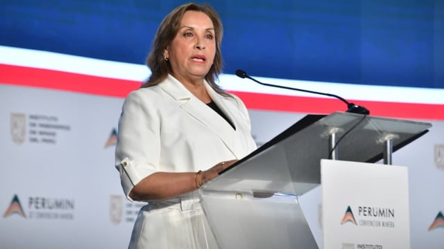 Boluarte reafirma compromiso con minería moderna y responsable en clausura de Perumin 37