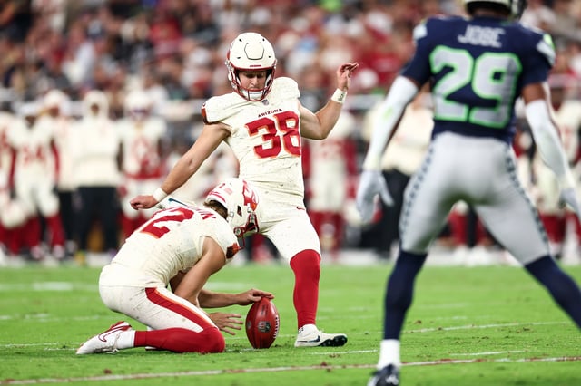 GLENDALE, ARIZONA - SEPTEMBER 25: Chad Ryland #38 of the Arizona Cardinals kicks a field goal during the game against the Seattle Seahawks at State Farm Stadium on September 25, 2025 in Glendale, Arizona. (Photo by Kevin Sabitus/Getty Images)