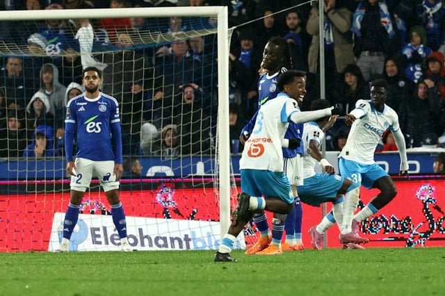 Les Marseillais chavirent de bonheur sur le 2e but, celui de leur victoire 2-1 contre Strasbourg au stade de la Meinau, le 26 septembre 2025