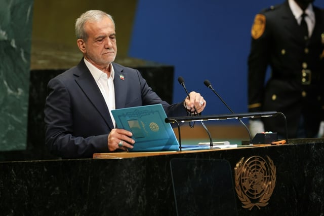 Le président iranien Massoud  Pezeshkian lors de l'Assemblée générale des Nations unies au siège de l'ONU, à New York, aux Etats-Unis, le 24 septembre 2025