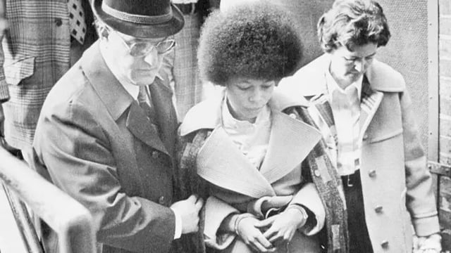 Chesimard fue condenada en 1977 a cadena perpetua por la muerte de un agente en Nueva Jersey