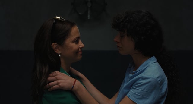 Dolores Fonzi y Camila Plaaté en "Belén". Foto: Prime Video.