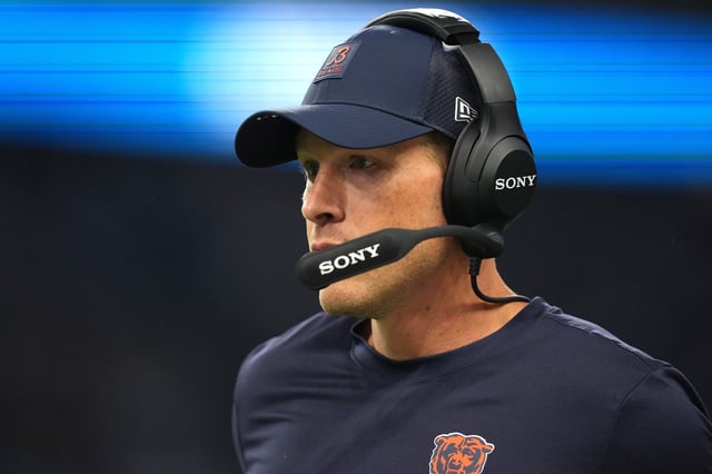 DETROIT, MICHIGAN - SEPTEMBER 14: Head coach Ben Johnson of the Chicago Bears looks on against the Detroit Lions during the first half of a game at Ford Field on September 14, 2025 in Detroit, Michigan. (Photo by Nic Antaya/Getty Images)