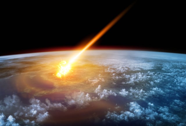La colaboración internacional permitió un seguimiento exitoso del asteroide 2023 CX1. Este cuerpo celeste puso en evidencia el riesgo de la fragmentación explosiva, el cual debe ser abordado por el sistema de defensa planetaria. (Foto: solarseven/iStock | Referencial)