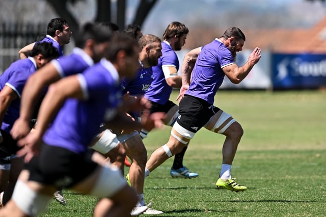 Marcos Kremer encabeza la corrida en una práctica de los Pumas; el entrerriano será parte de una tercera línea para ganar la batalla física contra Sudáfrica en Durban, en la penúltima fecha del Rugby Championship.