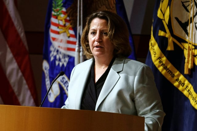 US-Präsident Donald Trump hat den Technologieriesen Microsoft aufgefordert, seine Leiterin für globale Angelegenheiten, Lisa Monaco, zu entlassen.