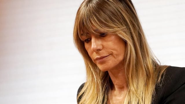 La ley especifica que el juez podrá preguntar a las partes sobre la posibilidad de abrir la vista oral contra los investigados