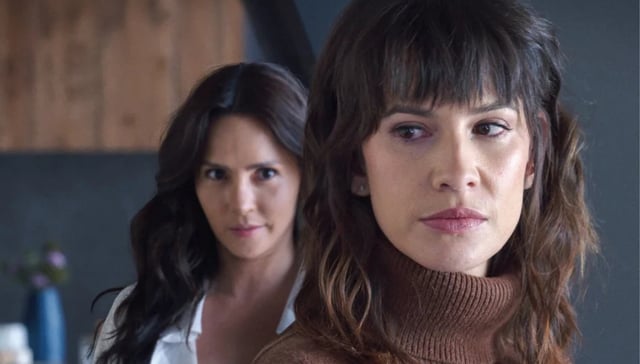 Carmen Villalobos como Sonia y Laura Londoño como Silvia en la serie "El huésped" (Foto: Netflix)