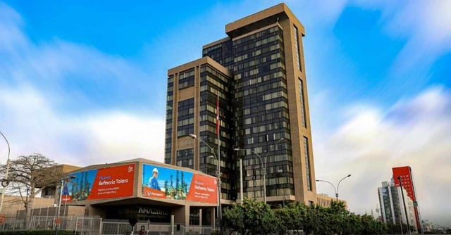 Petro-Perú se encuentra en un momento crítico de su historia. El gobierno y, sobre todo, el MEF, deben decidir si vuelven a otorgarle un salvavidas financiero a riesgo de volver a repetir esta solución una y otra vez.